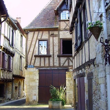Studio Avec Terrasse Et Jardinet En Centre Ville Bergerac Eksteriør billede
